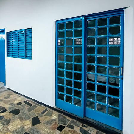 Pousada Roosevelt Suite 01 - Pousada Central Prox Rodoviaria E Dist Industrial Uberlandia Exterior photo